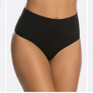 Spanx NWT Thong Everyday Shaping Black Thong Panties Size Large Shapewear NEW